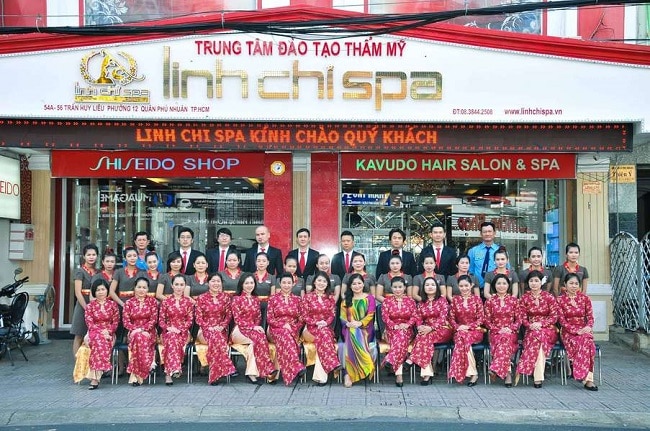 Trung tâm dịch vụ spa và đào tạo thẩm mỹ Linh Chi là Top 10 địa chỉ dạy học trang điểm chuyên nghiệp và nổi tiếng nhất